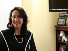 Bellone nomina a la primera mujer comisario de policía en Suffolk