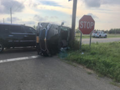 Tres personas resultaron heridas en un accidente donde un vehículo volcó en las avenidas Horton y Reeves